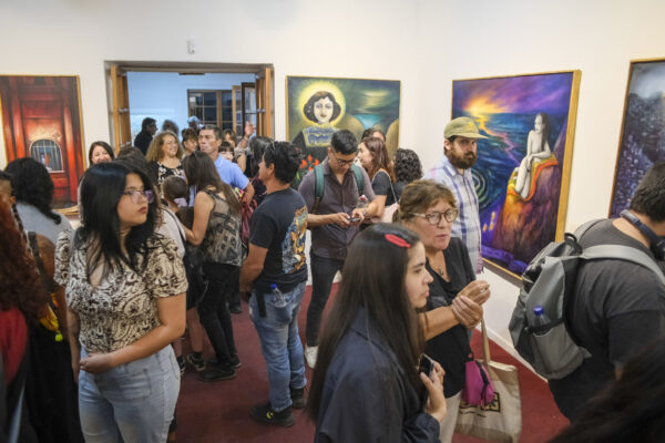En Centro Almendral con exposición retrospectiva Lorena Véliz celebra 35 años de Pintura
