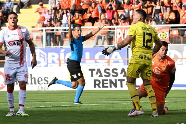 Unión San Felipe con polémico arbitraje cayó en Calama