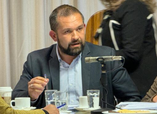 Concejal Muena destaca millonaria inversión del Municipio de San Felipe en pasajes para estudiantes universitarios