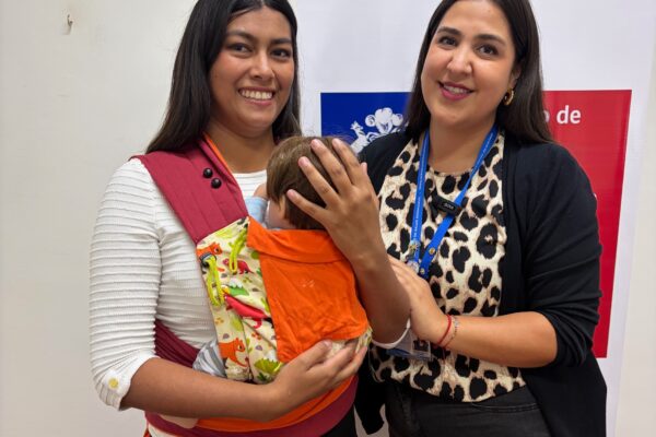 Salud Aconcagua destaca los beneficios del uso del Mei Tai para fortalecer el vínculo y desarrollo infantil