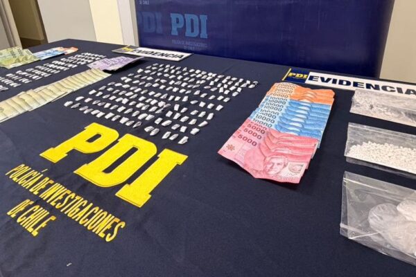 Pareja de la villa Bernardo Cruz en San Felipe es detenida por microtráfico de drogas