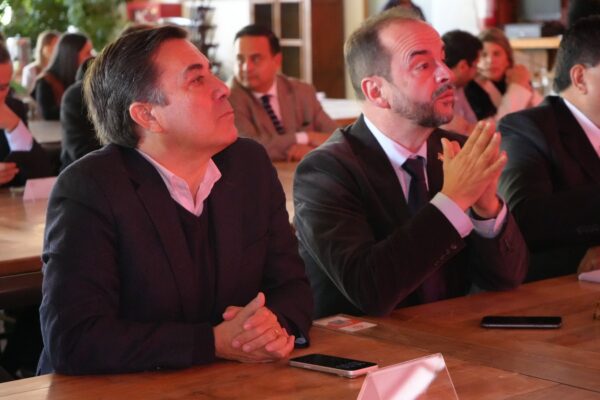 Alcalde Rivera destaca descentralización del Gabinete Regional en jornada en San Esteban