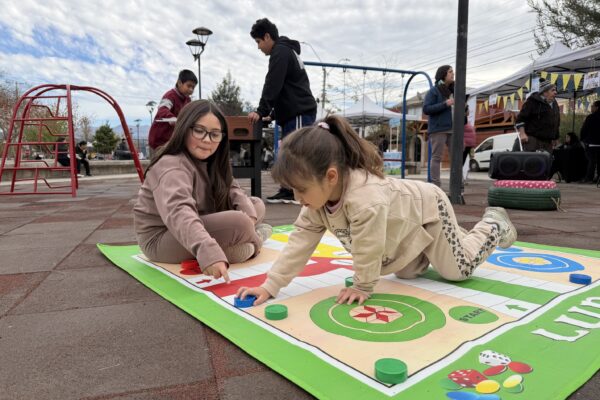 Feria de Servicios Infancia y Familia acercó atención municipal a vecinos de Villa Los Acacios