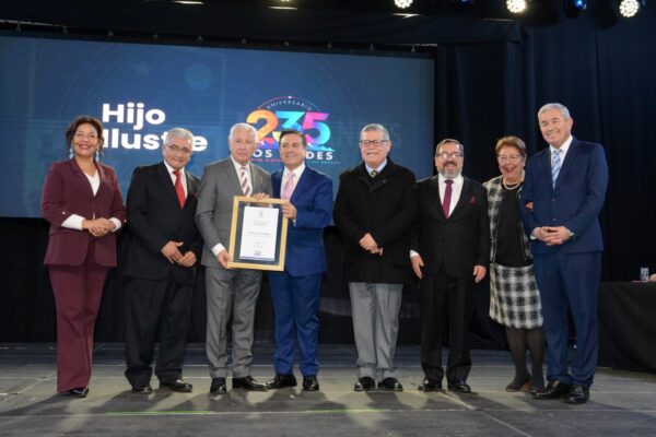 45 personas e instituciones fueron distinguidas en el Aniversario 235 de Los Andes