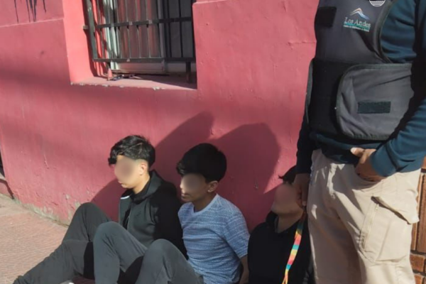 En Los Andes Seguridad Pública logra detener a tres personas tras robo con violencia en Plaza de Armas