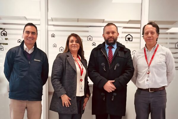 Concejal Muena sostiene reunión con gerencia de Chilquinta para prevenir y solucionar los problemas de servicio que afectan a vecinos de la comuna de San Felipe en cada evento climático