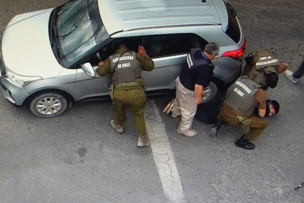En Los Andes Seguridad Pública y Carabineros detienen a sujeto acusado de robo de accesorios de vehículos